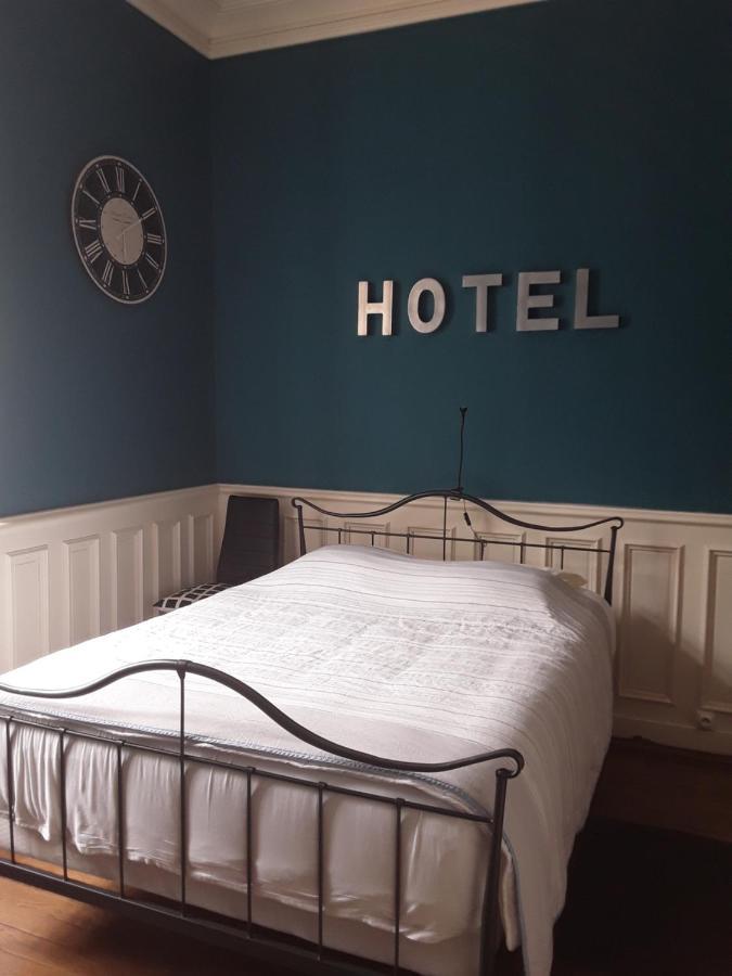 Le Manoir Sequoia Hotel Airvault Buitenkant foto