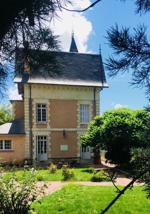 Le Manoir Sequoia Hotel Airvault Buitenkant foto